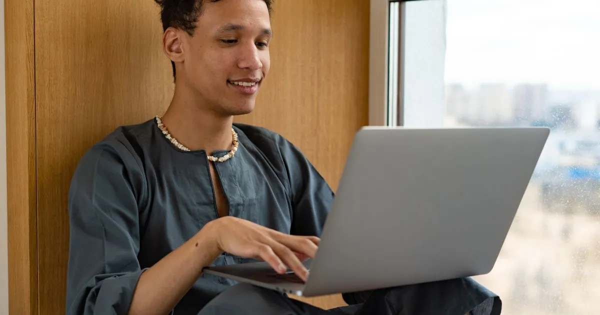 Rebuilding credit online after choosing between a proposal and bankruptcy