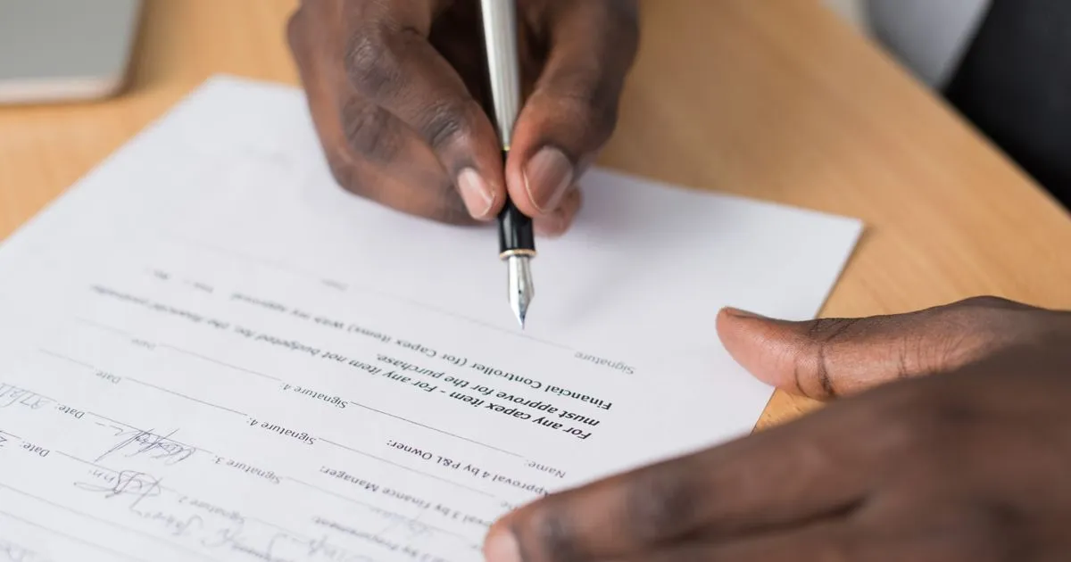 Signing consumer proposals paperwork with a trustee