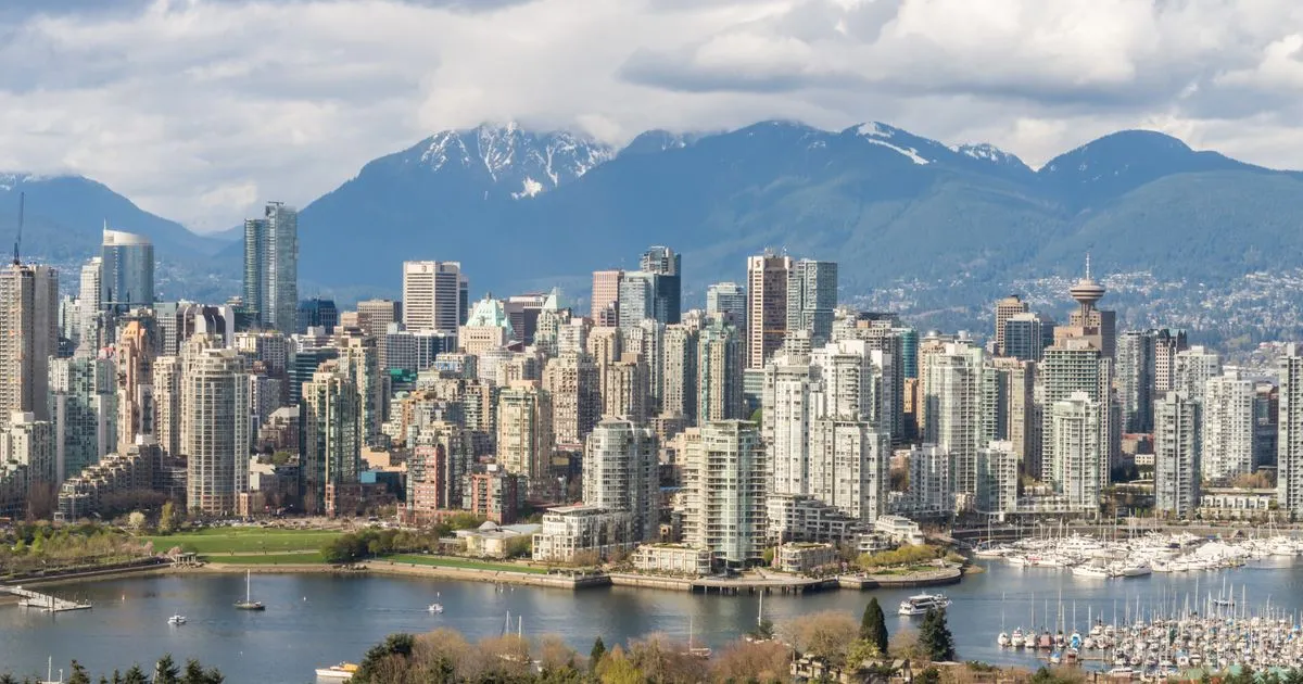 Vancouver skyline - FixMyCredit.ca helps Canadians coast to coast