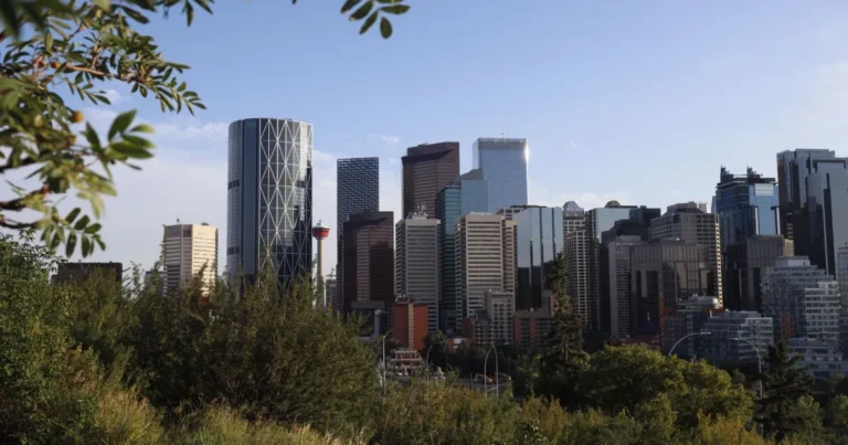 Debt consolidation Alberta: Calgary skyline on a clear day