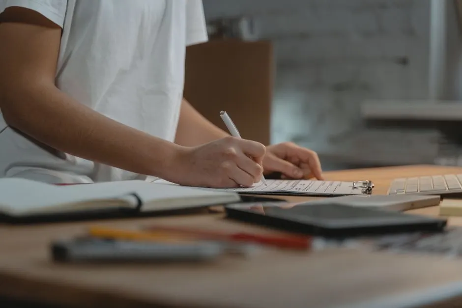 Filing a credit report dispute yourself in Canada - free and effective