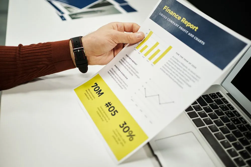 Checking how late payments affect a credit score in Canada