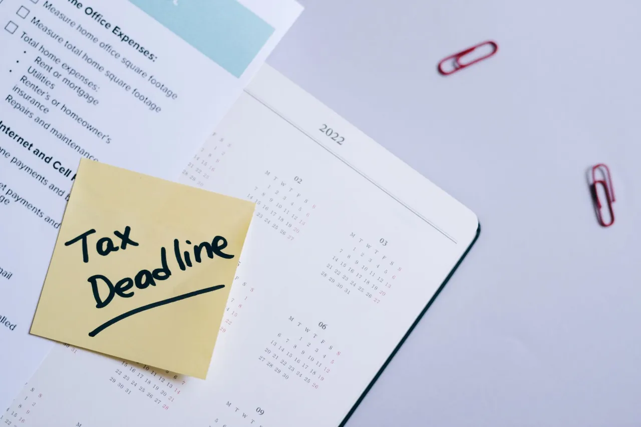 Payment schedules and filing dates matter during a proposal
