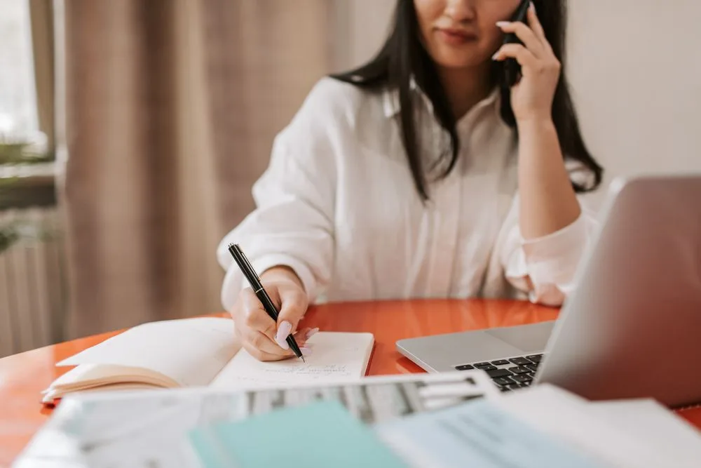 Calling a collection agency and taking notes before agreeing to any payment